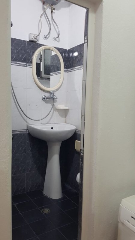 Tirane, jepet me qera apartament Kati 2, 38 m² 320 € 