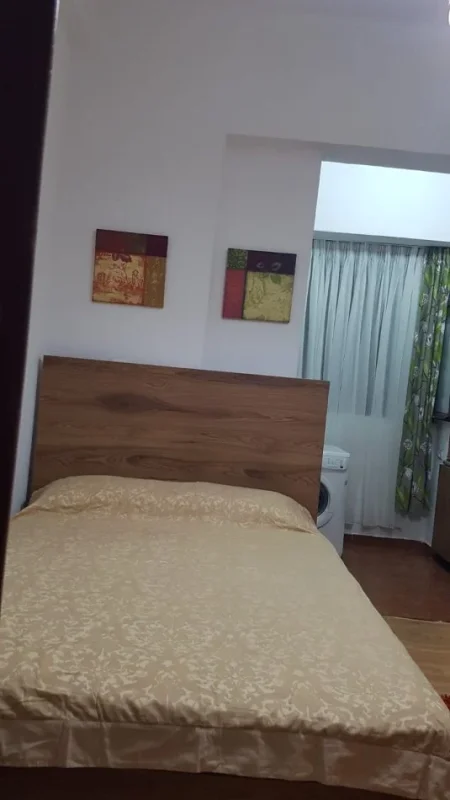 Tirane,  JEPET ME QERA GARSONIERE TEK RRUGA E DIBRES PRANE KLINIKES ORTODOKSE. Kati 2, 38 m² 320 €