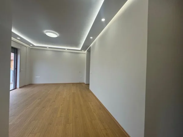 Tirane, shitet apartament 2+1+Aneks+Ballkon , 116 m² 239.000 € (Tipologji 2+1+2,Perballe Kompleksit Halili)