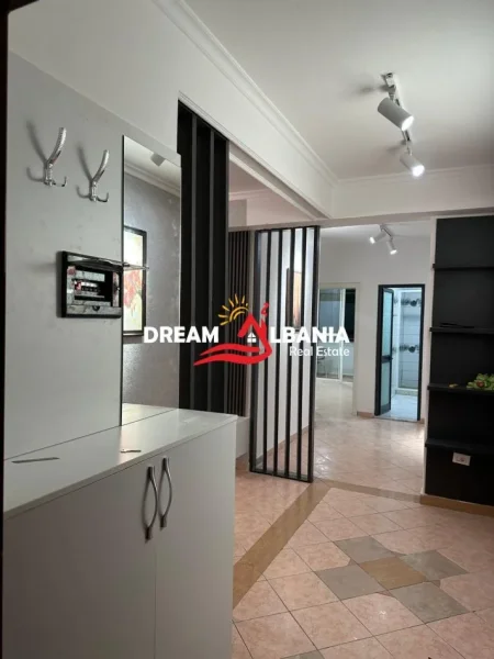 Tirane, jepet me qera apartament 2+1 Kati 5, 90 m² 650 € (rr elbassanit)
