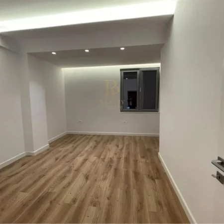 Tirane, shitet apartament 2+1+Ballkon Kati 11, 101 m² 212.000 € (Rr. e Kavajes)
