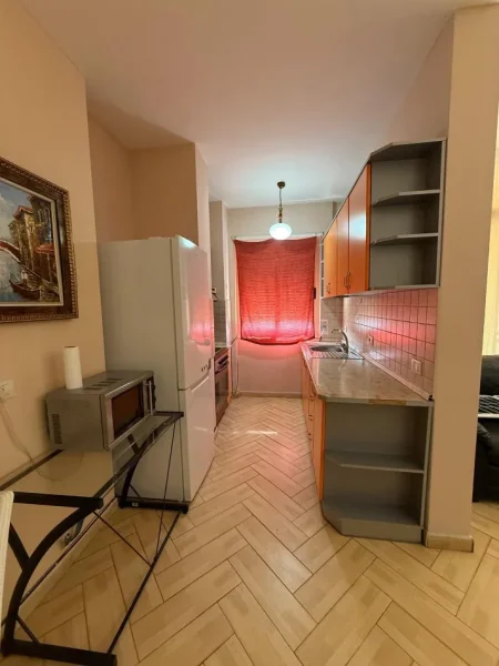 Shqiperi, jepet me qera apartament 2+1+Aneks+Ballkon Kati 5, 80 m² 500 € (Te Spitali Gjerman)