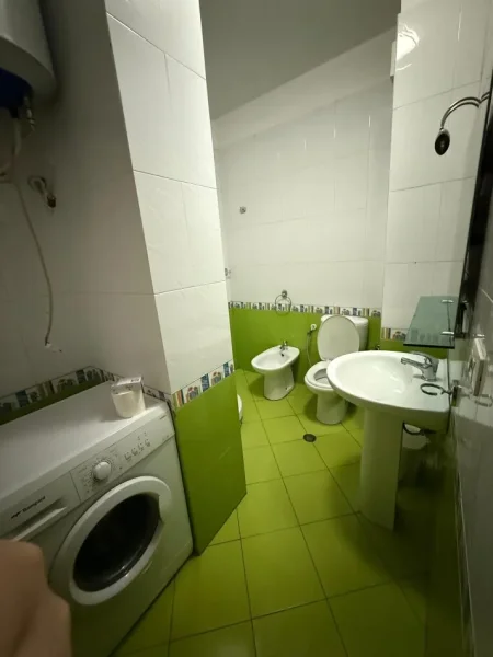 Shqiperi, jepet me qera apartament 2+1+Aneks+Ballkon Kati 5, 80 m² 500 € (Te Spitali Gjerman)