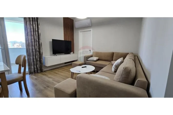 Tirane, jepet me qera apartament 1+1+Aneks+Ballkon Kati 5, 65 m² 600 € (River Residence)