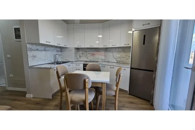 Tirane, jepet me qera apartament 1+1+Aneks+Ballkon Kati 5, 65 m² 600 € (River Residence)