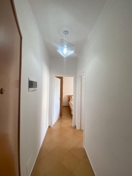 Tirane, jepet me qera apartament 2+1 Kati 2, 85 m² 600 € (Rruga peti)