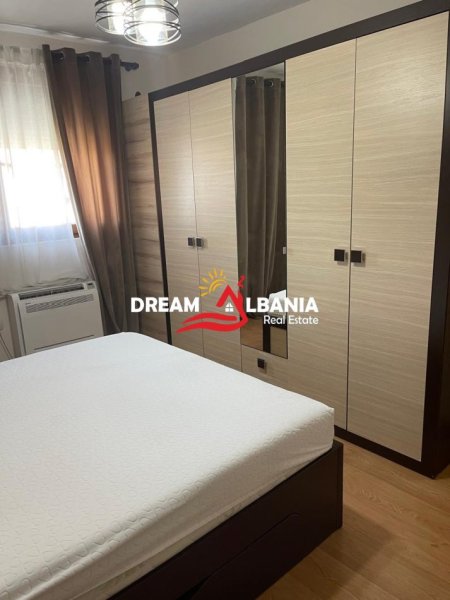 Tirane, shitet apartament 1+1 (me mundesi konvertimi ne 2+1), 70 m² 155.000 € (Ne Myslym Shyr)