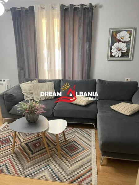 Tirane, shitet apartament 1+1 (me mundesi konvertimi ne 2+1), 70 m² 150.000 € (Ne Myslym Shyr)