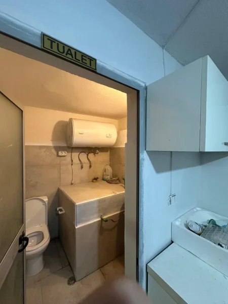 Tirane, jepet me qera dyqan Kati 0, 35 m² 400 € (Bulevardi Gjergj Fishta)