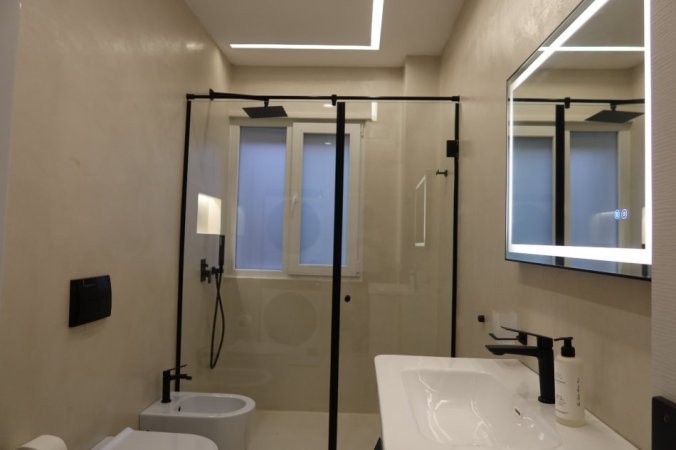 Tirane, shitet apartament 1+1+Ballkon Kati 1, 63 m² 194.000 € (RRUGA E DURRESIT)