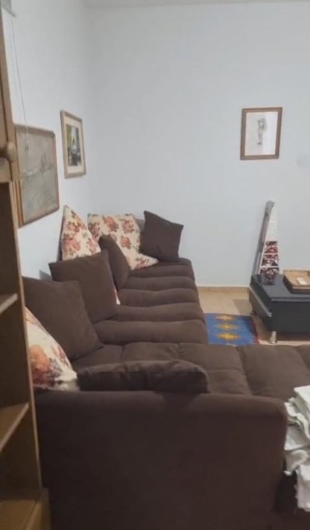 Tirane, jepet me qera apartament 1+1 Kati 5, 61 m² 500 € (stacioni i trenit)