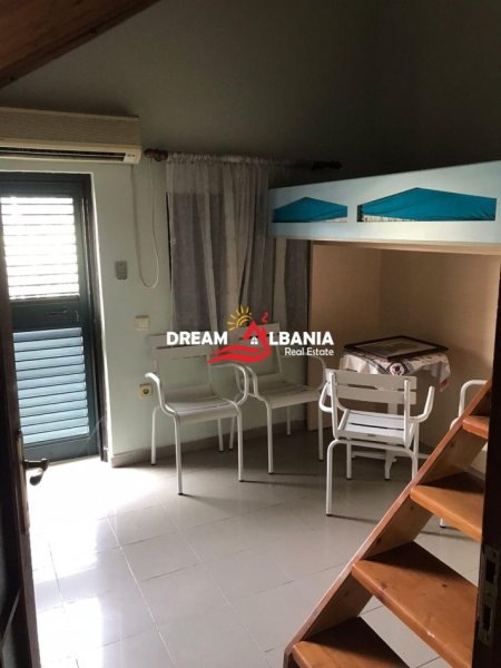 Tirane, jepet me qera Vile 2+1 , 350 m² 1.200 € (laprake)