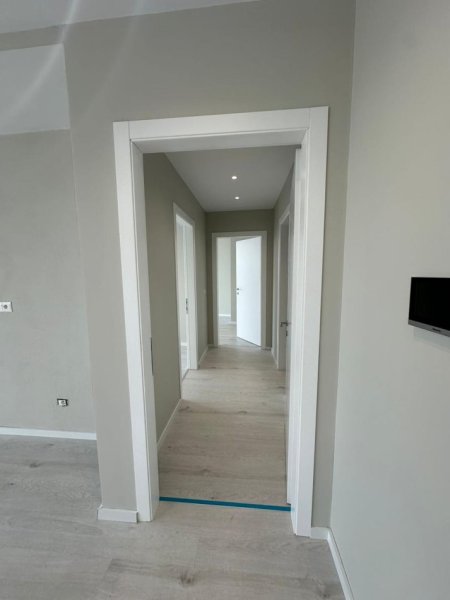 Tirane, jepet me qera apartament 2+1+Ballkon Kati 6, 125 m² 1.300 € (Lake View)