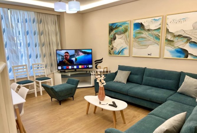 Tirane, jepet me qera apartament 1+1 Kati 5, 74 m² 550 € (TREGU ELEKTRIK)