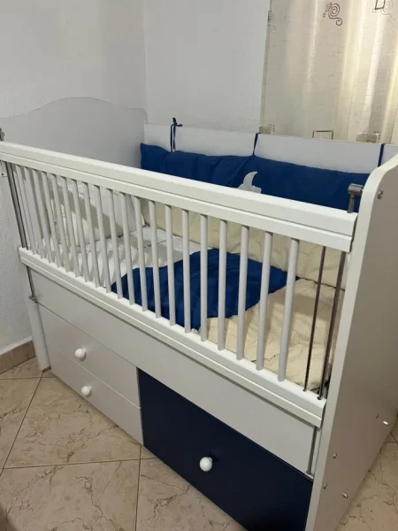 Tirane, shes Krevat per femije 0-6 vjeç 200 €