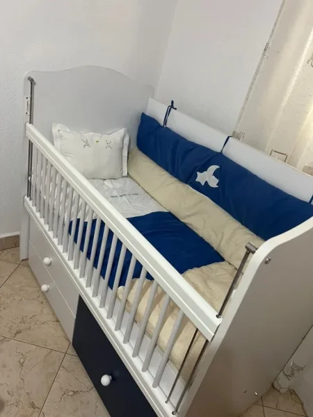 Tirane, shes Krevat per femije 0-6 vjeç 200 €