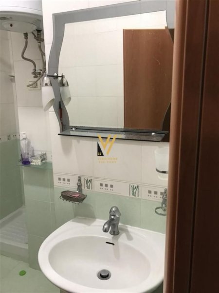 Tirane, jepet me qera apartament 1+1+Ballkon Kati 6, 65 m² 500 € (VASIL SHANTO)