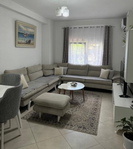 Tirane, jepet me qera apartament 2+1+Ballkon Kati 1, 108 m² 600 € (don bosko)