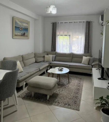 Tirane, jepet me qera apartament 2+1+Ballkon Kati 1, 108 m² 600 € (don bosko)