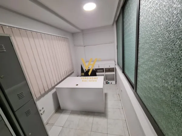 Tirane, jepet me qera zyre Kati 1, 120 m² 850 € (SHESHI WILLSON)