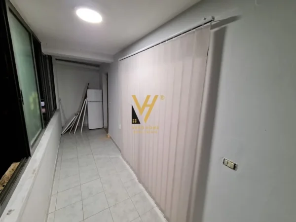 Tirane, jepet me qera zyre Kati 1, 120 m² 850 € (SHESHI WILLSON)