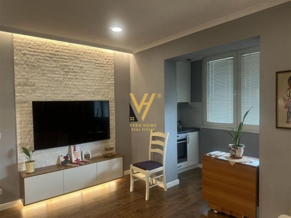 Tirane, jepet me qera apartament 2+1+Ballkon Kati 5, 70 m² 700 € (IRFAN TOMINI)