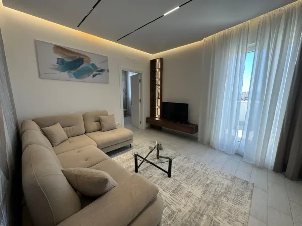 Tirane, jepet me qera apartament 1+1 Kati 9, 70 m² 650 € (Rruga Nexho Konomi)