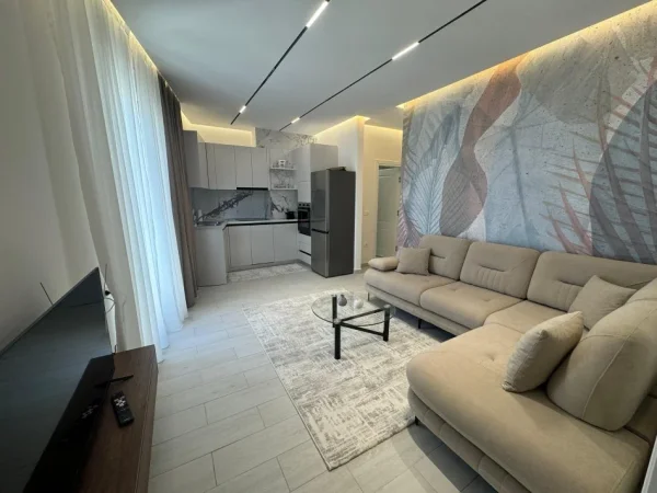 Tirane, jepet me qera apartament 1+1 Kati 9, 70 m² 650 € (Rruga Nexho Konomi)