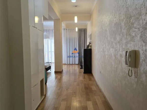 Tirane, shitet 2+1+Ballkon Kati 3, 115 m² 295.000 € (LIQENI I THATE)