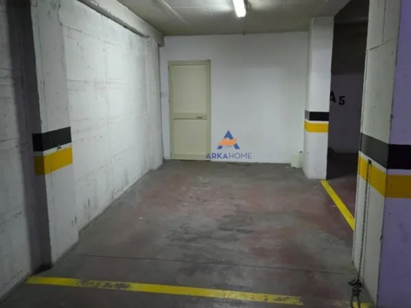 Tirane, shitet 2+1+Ballkon Kati 3, 115 m² 295.000 € (LIQENI I THATE)