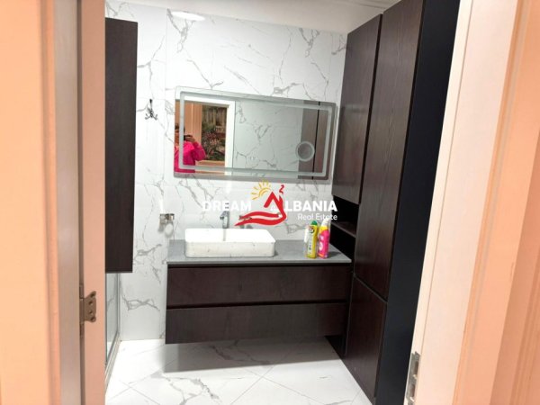 Tirane, jepet me qera apartament 2+1 , 100 m² 1.000 € (5 maj)