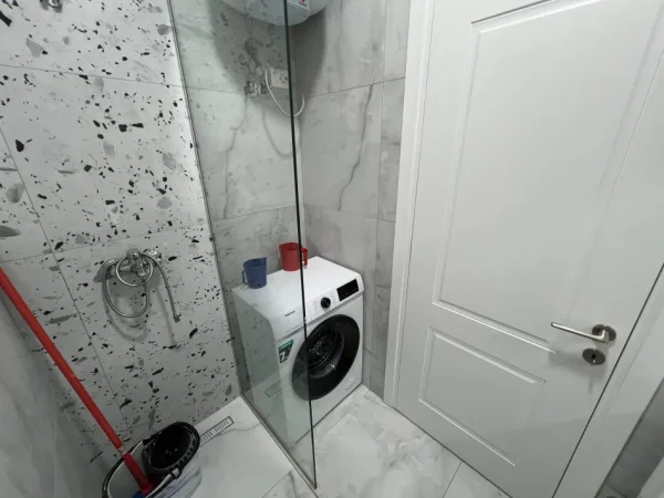 Tirane, jepet me qera apartament 1+1 Kati 9, 72 m² 650 € (rruga Feizi Himzo)