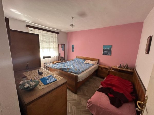 Tirane, jepet me qera apartament 2+1+Ballkon Kati 4, 70 m² 450 € (Rruga Myslym Shyri)