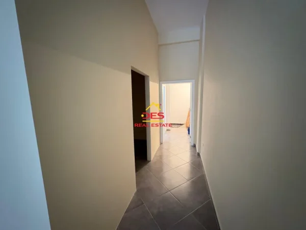 Vlore, shitet ambjent biznesi Kati 0, 140 m² 195.000 € (Bulevardi Ismail Qemali)
