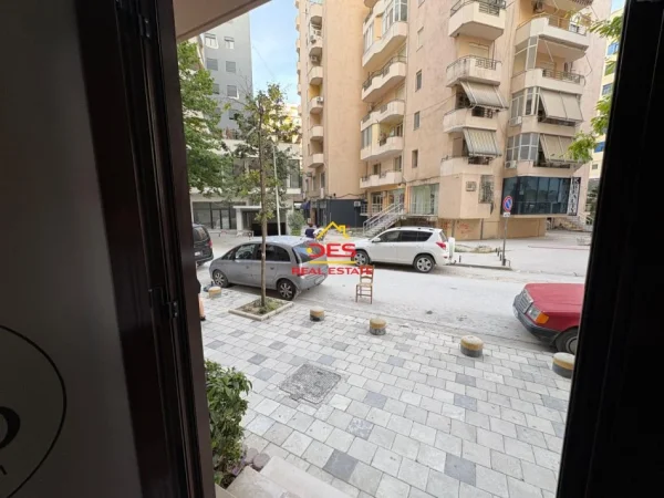 Vlore, shitet ambjent biznesi Kati 0, 140 m² 195.000 € (Bulevardi Ismail Qemali)