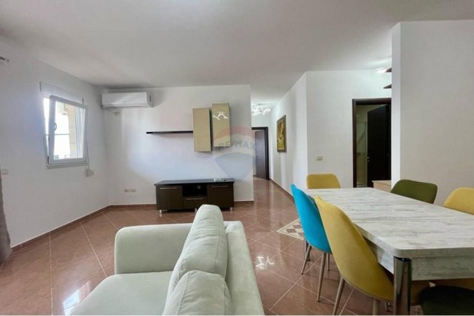 Apartament ne shitje, 2+1 me verande, prane Oxhakut (199'000 Euro) !