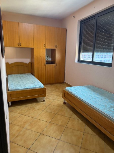Tirane, jepet me qera apartament 2+1 Kati 5, 91 m² 650 € (Komuna e Parisit)
