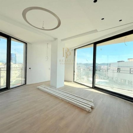Tirane, shitet apartament 3+1+Ballkon Kati 9, 140 m² 320.000 € (Mine Peza)