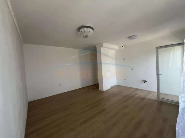 Shitet, Apartament 1+1, Misto Mame
