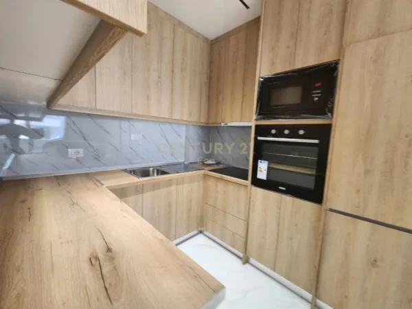 Tirane, shitet apartament 2+1 Kati 2, 73 m² 125.000 € 