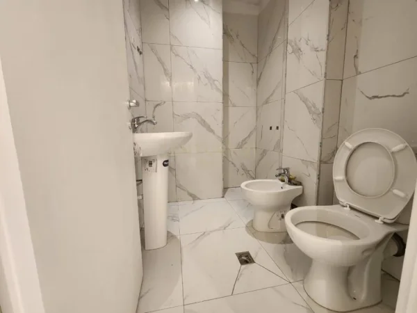 Tirane, shitet apartament 2+1 Kati 2, 73 m² 125.000 € 
