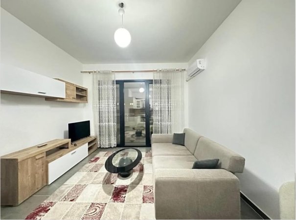 Tirane, jepet me qera apartament 1+1+Ballkon Kati 7, 77 m² 600 € (Square 21)