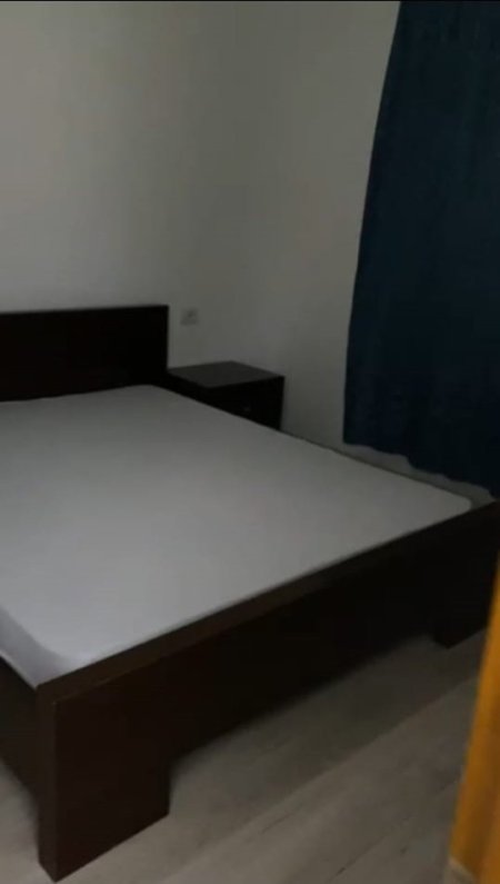 Tirane, jepet me qera Vile 3+1 Kati 2, 130 m² 600 € (rruga e kavajes)