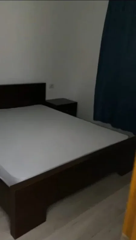 Tirane, jepet me qera Vile 3+1 Kati 2, 130 m² 600 € (rruga e kavajes)