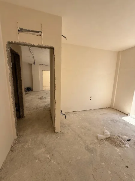 Tirane, shitet apartament 2+1+Ballkon Kati 5, 82 m² 155.000 € (ish Fusha e Aviacionit)