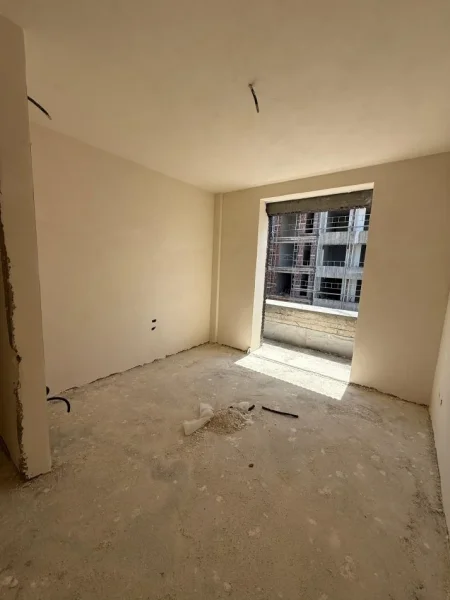 Tirane, shitet apartament 2+1+Ballkon Kati 5, 82 m² 155.000 € (ish Fusha e Aviacionit)