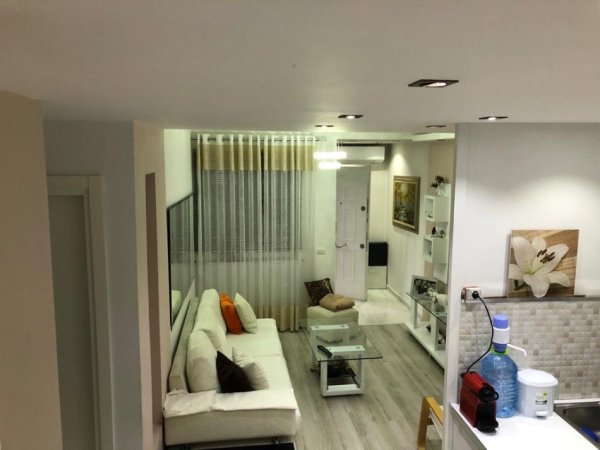 Tirane, shitet shtepi 2+1+Ballkon Kati 1, 78 m² 105.000 € (ne rrugen Hysen Gjura Tirane)