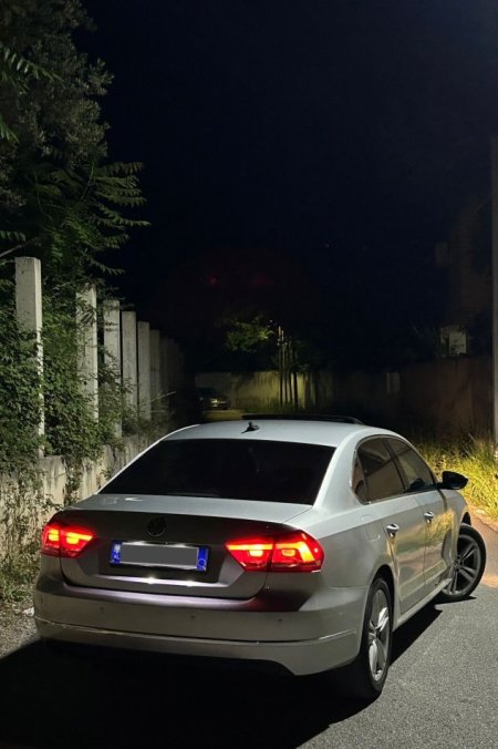 Elbasan, Volkswagen Passat Nafte, gri ,automatik 140mi km 9.500 €