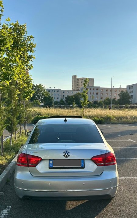 Elbasan, Volkswagen Passat Nafte, gri ,automatik 140mi km 9.500 €