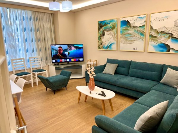 Tirane, jepet me qera apartament 1+1+Ballkon Kati 5, 78 m² 550 € (ISH TREGU ELEKTRIK ALI DEMI)